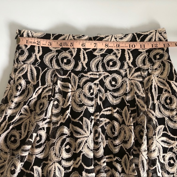 Marciano Lace Skirts Size: 6 - Picture 4 of 8